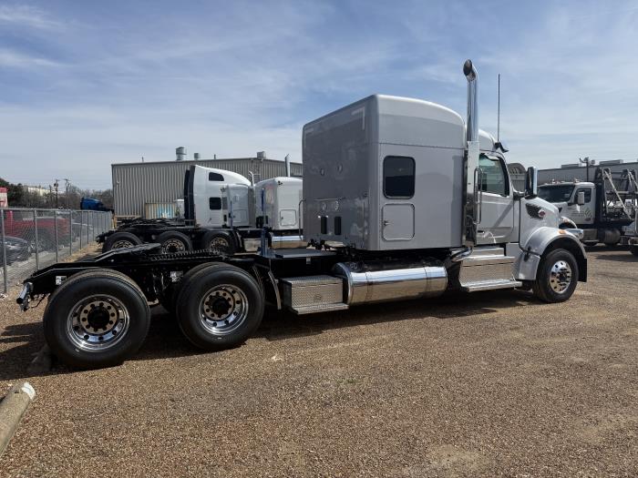 2027 Peterbilt 567-8