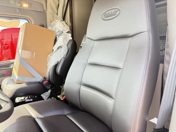 2027 Peterbilt 567-16