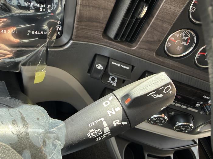 2027 Peterbilt 567-21