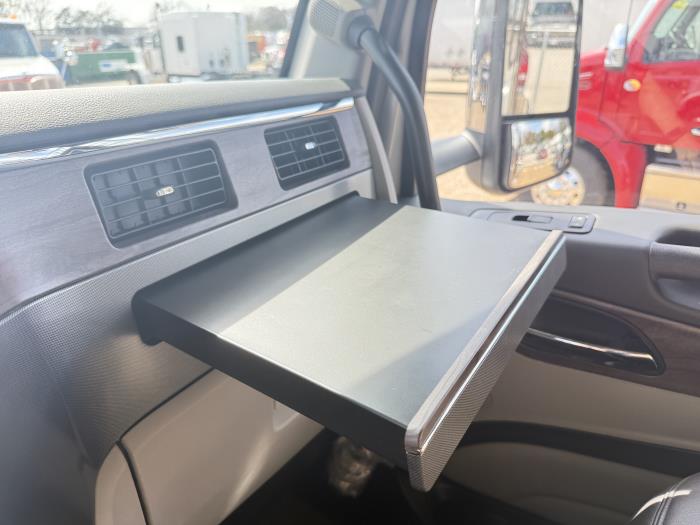 2027 Peterbilt 567-22