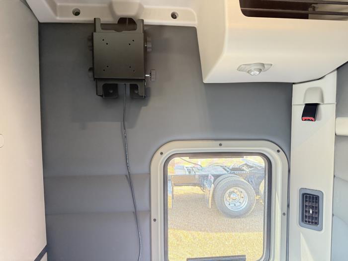 2027 Peterbilt 567-26