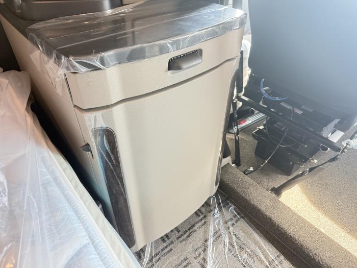 2027 Peterbilt 567-35