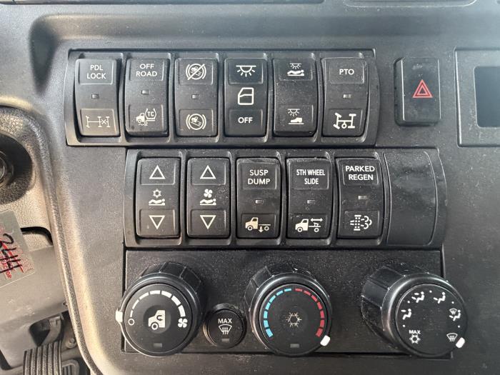 2019 International LT625-10