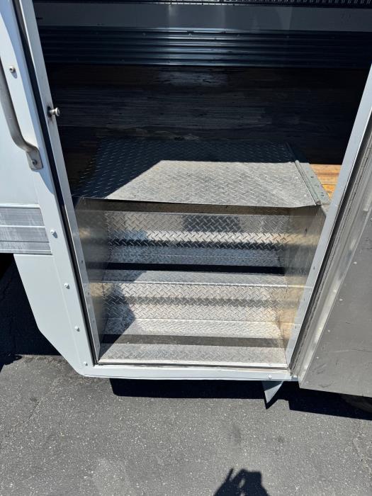 2020 Peterbilt 337-18