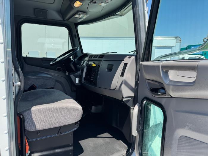 2020 Peterbilt 337-14