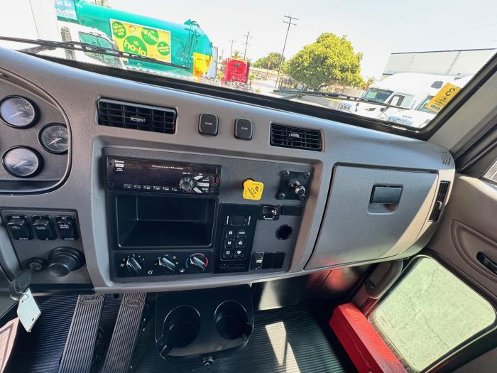 2020 Peterbilt 337-13