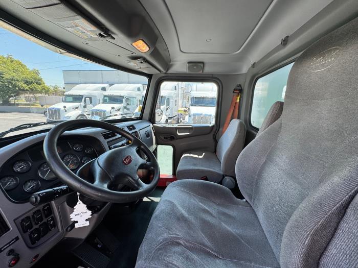 2020 Peterbilt 337-11