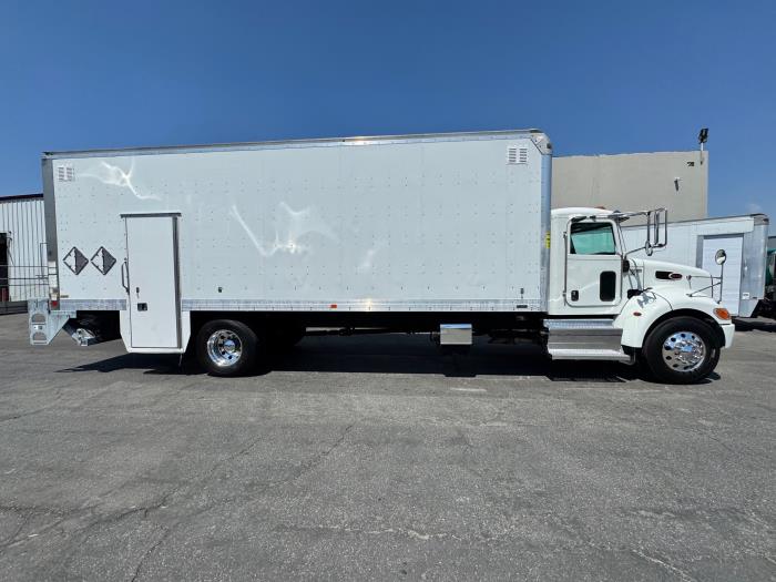 2020 Peterbilt 337-4