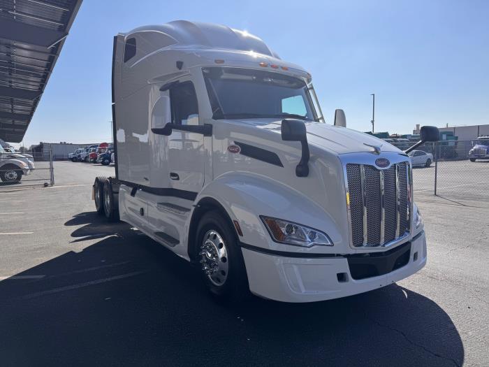 2023 Peterbilt 579-3