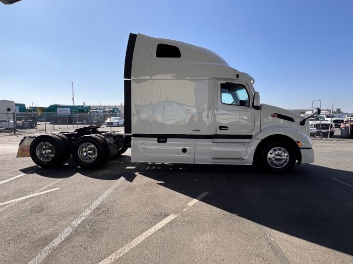 2023 Peterbilt 579-5