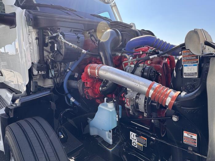 2023 Peterbilt 579-11