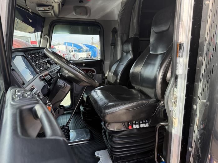 2024 Peterbilt 389-16