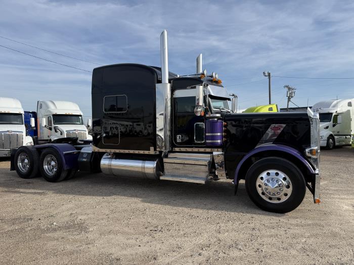 2024 Peterbilt 389-25