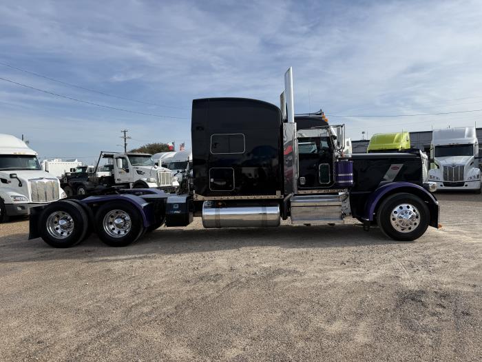 2024 Peterbilt 389-28