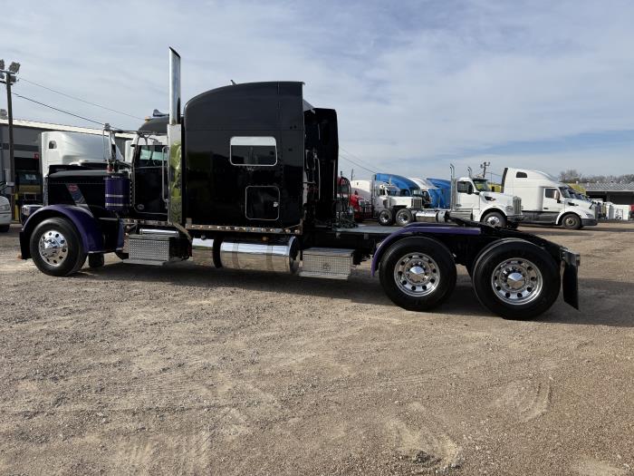 2024 Peterbilt 389-43