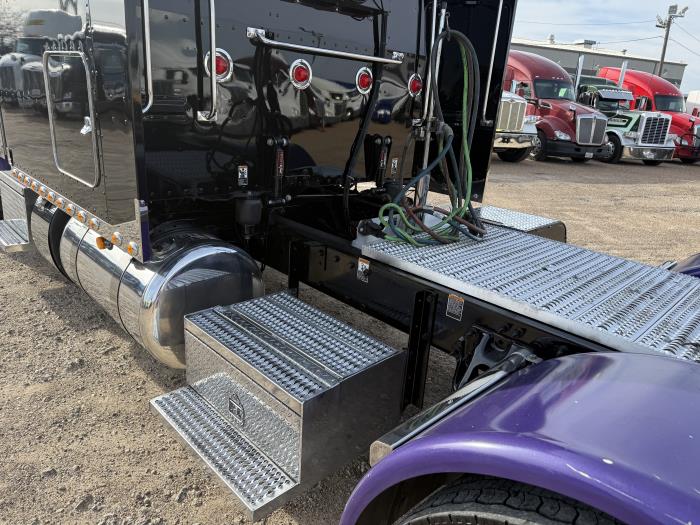 2024 Peterbilt 389-47