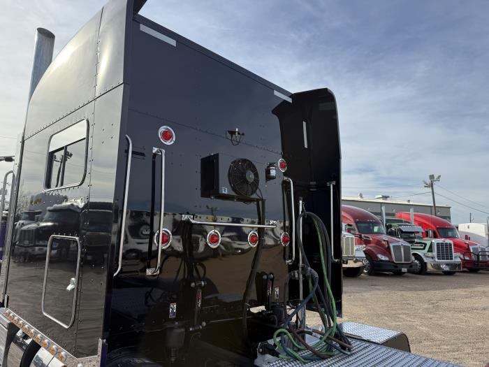 2024 Peterbilt 389-48