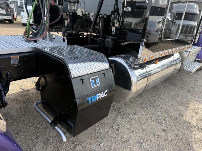 2024 Peterbilt 389-49