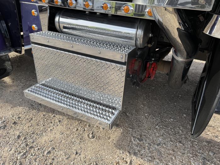 2024 Peterbilt 389-50