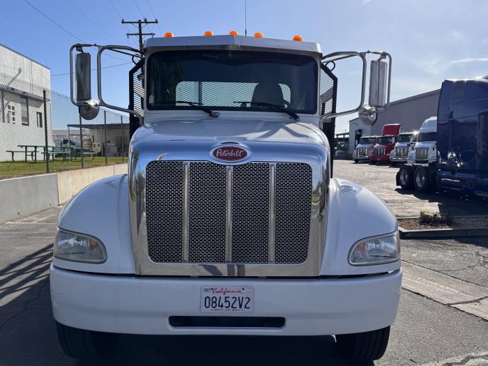 2020 Peterbilt 330-2