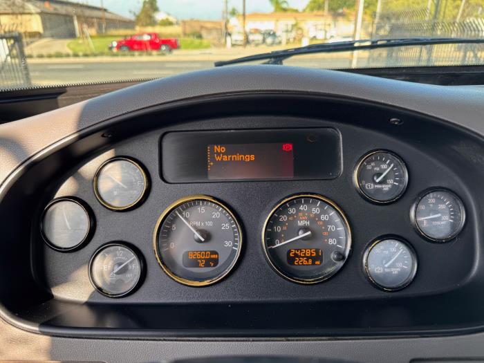 2020 Peterbilt 330-12