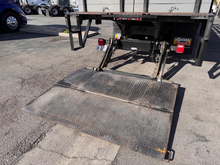 2020 Peterbilt 330-15