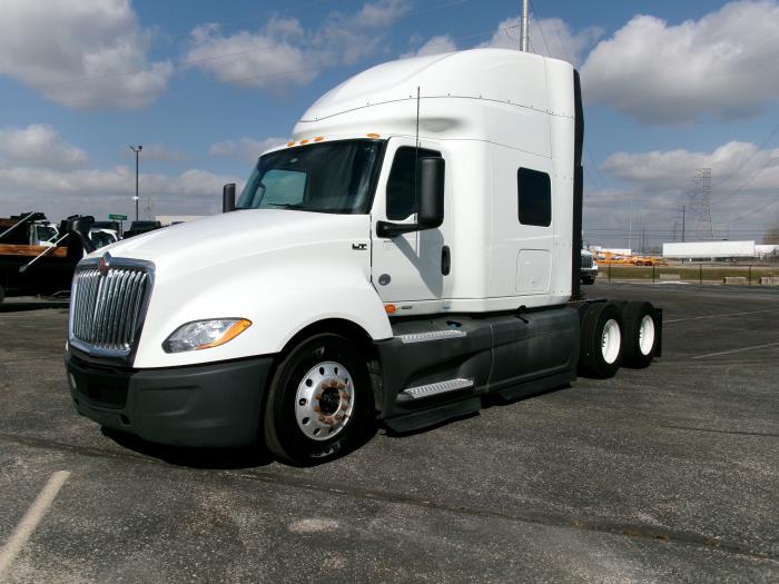 2022 International LT625-1