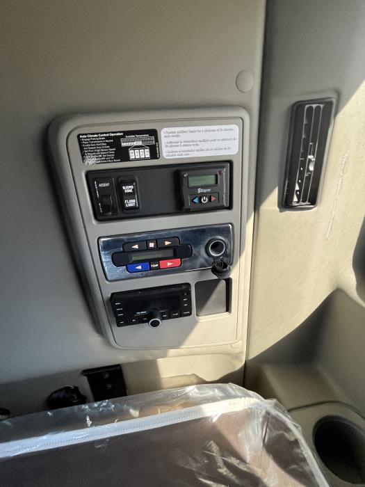 2022 International LT625-14