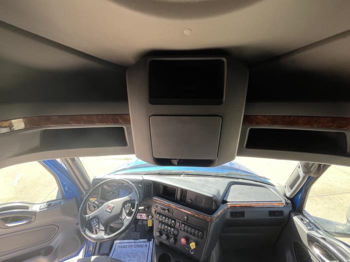 2022 International LT625-15