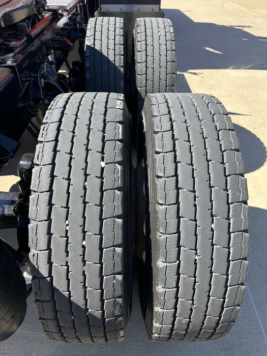 2024 Peterbilt 389-15