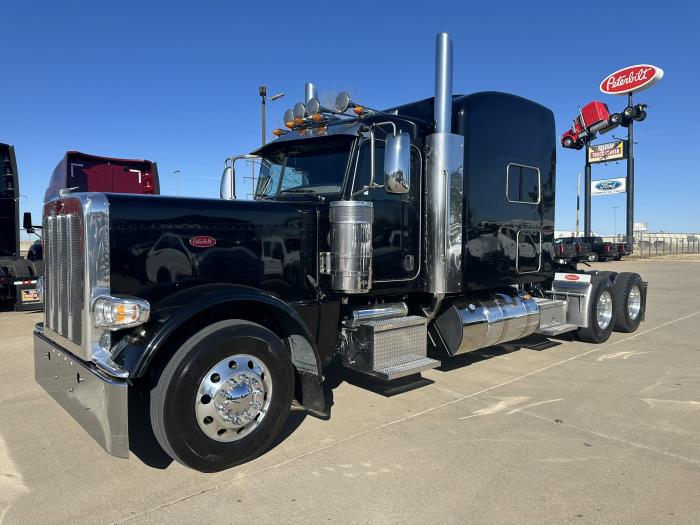 2023 Peterbilt 389-1