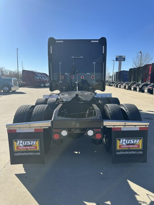 2023 Peterbilt 389-4