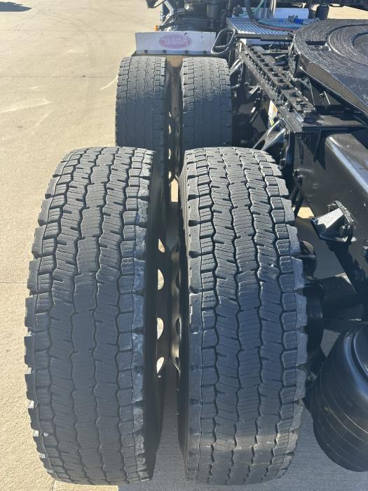 2023 Peterbilt 389-14