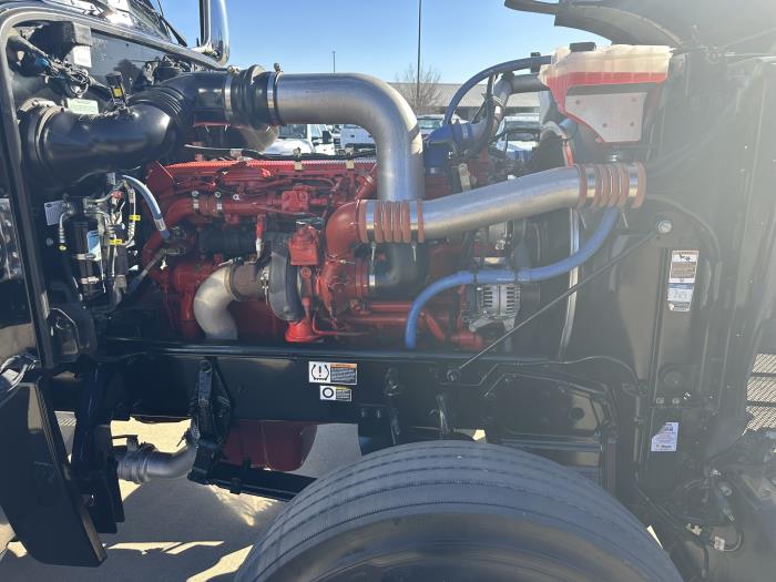 2023 Peterbilt 389-13