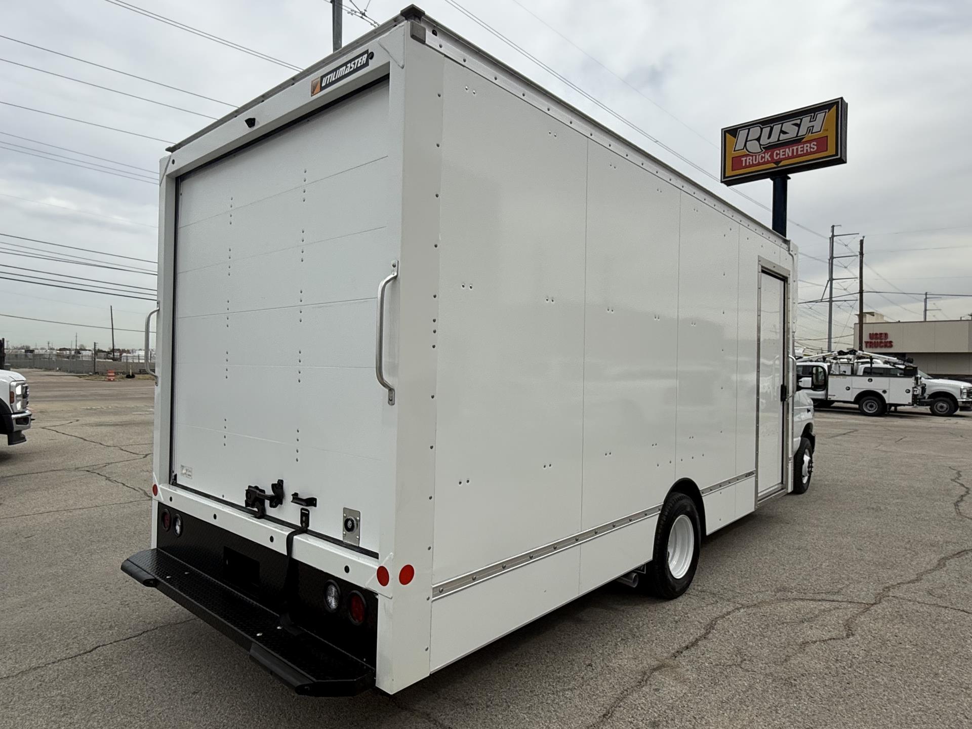 New 1996 Ford E-450 - photo 7