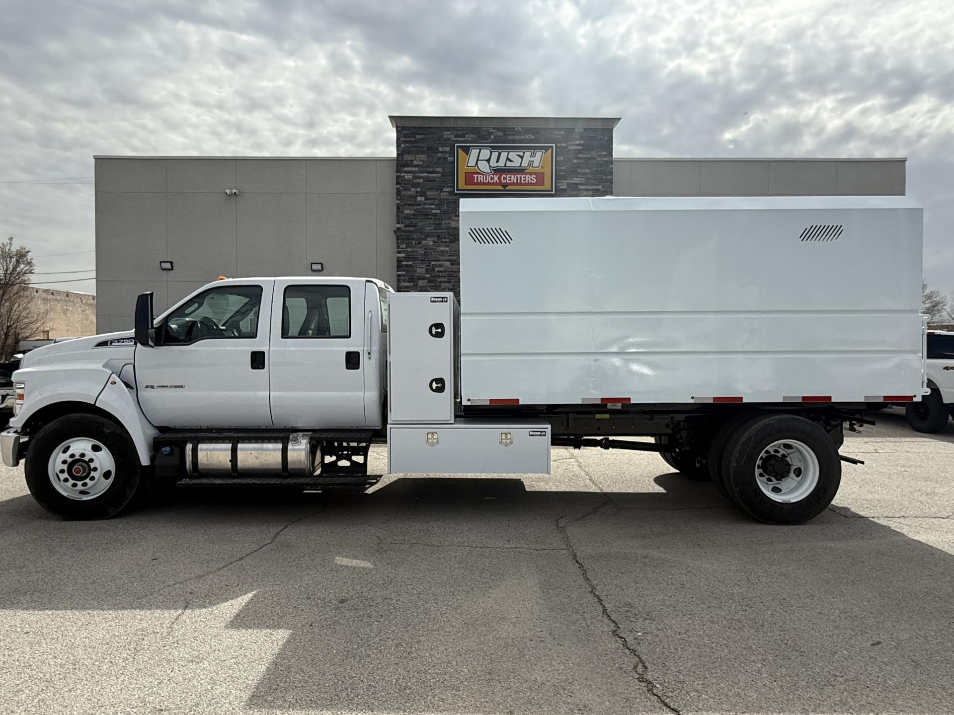New 2026 Ford F-750 - photo 5
