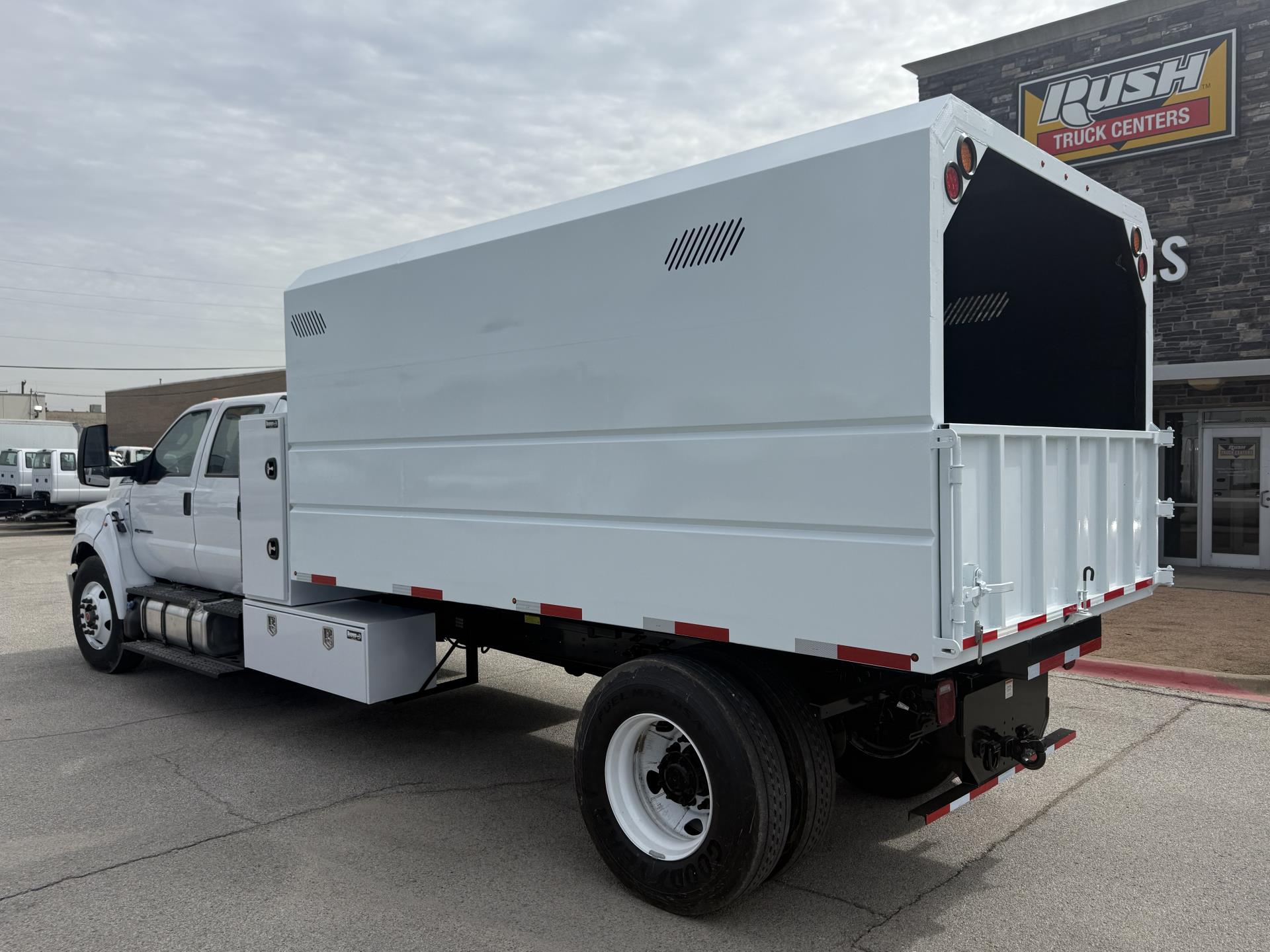 New 2026 Ford F-750 - photo 6