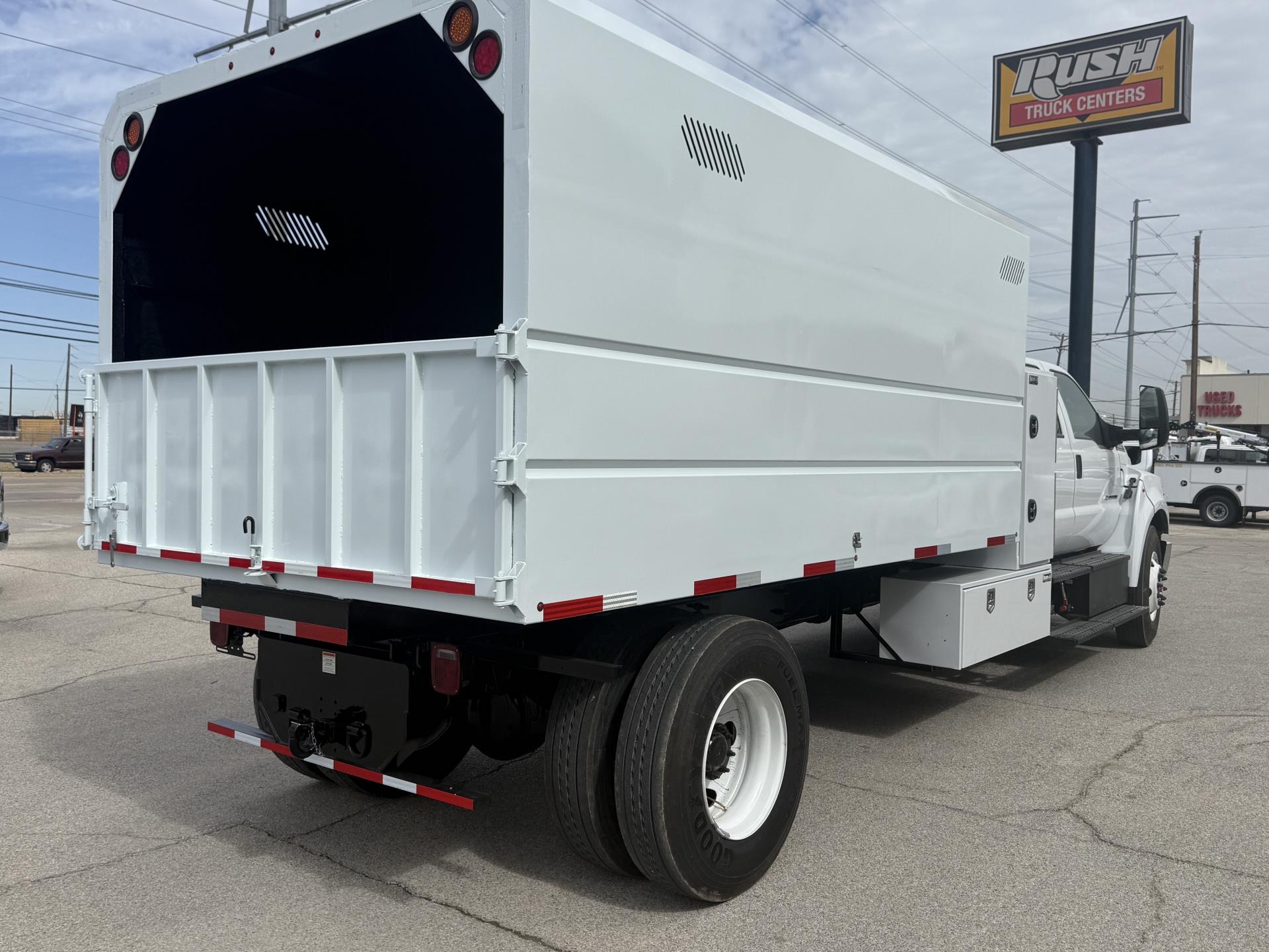 New 2026 Ford F-750 - photo 2