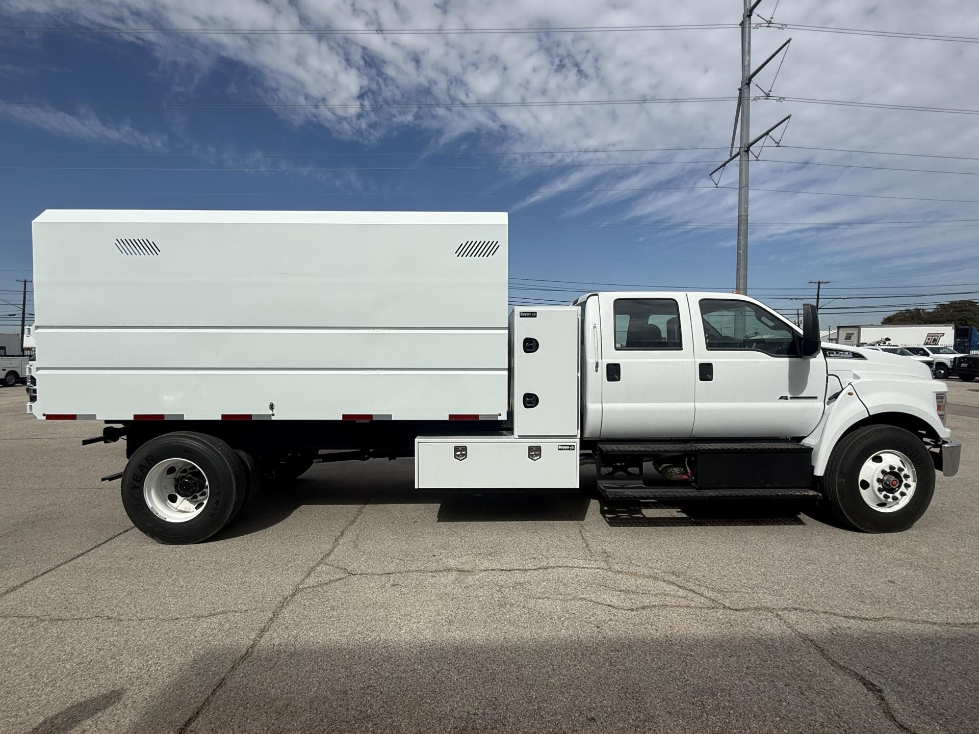 New 2026 Ford F-750 - photo 8