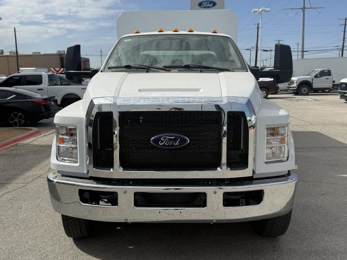 2026 Ford F-750-8