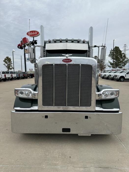 2024 Peterbilt 389-3
