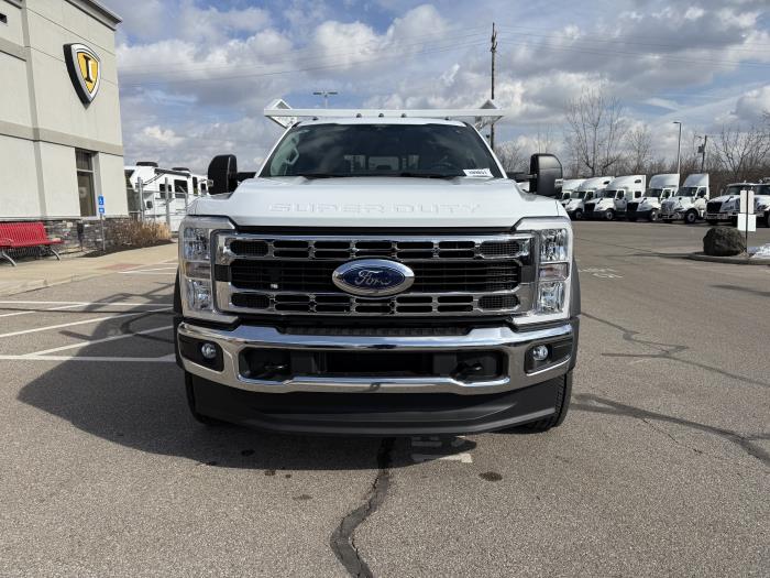 2025 Ford F-550-2