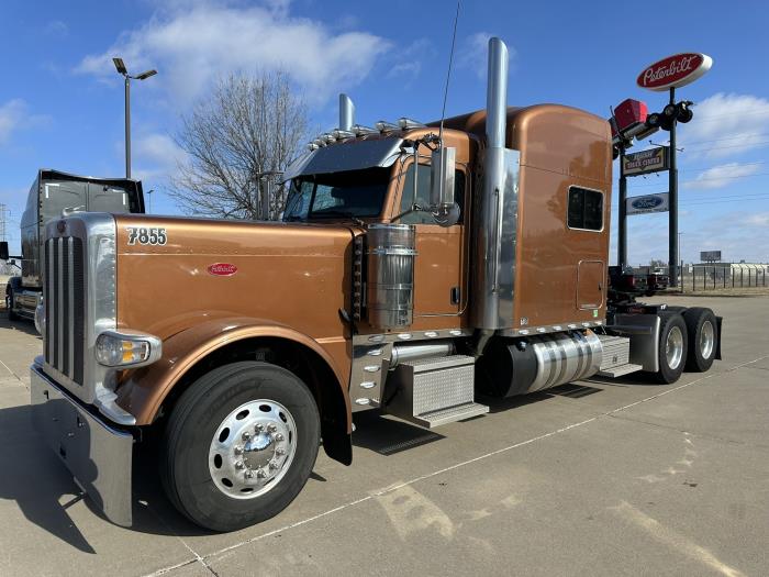 2024 Peterbilt 389-1