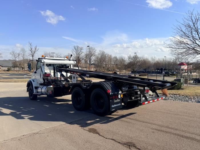 2026 International HX620-8