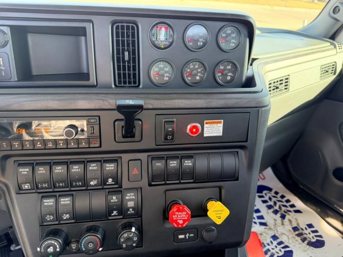 2026 International HX620-24