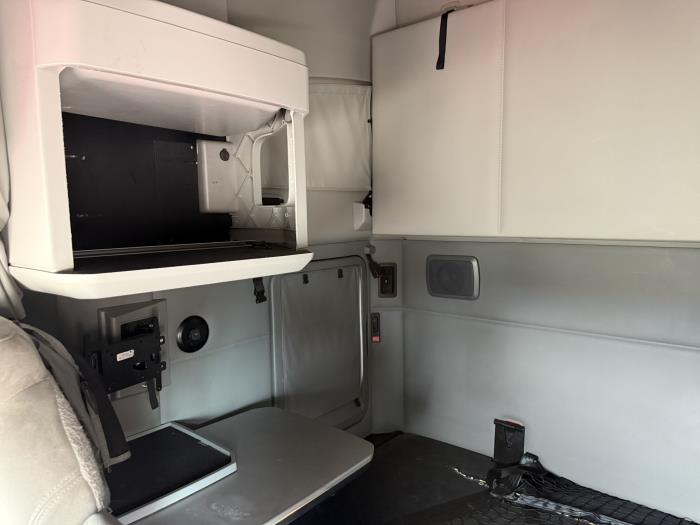 2021 Kenworth T680-10