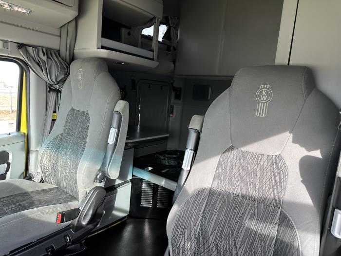 2021 Kenworth T680-9