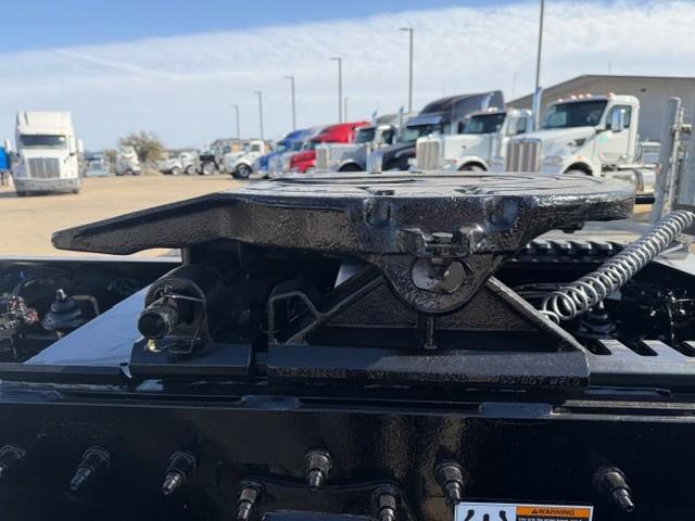 2027 Peterbilt 567 - image 21