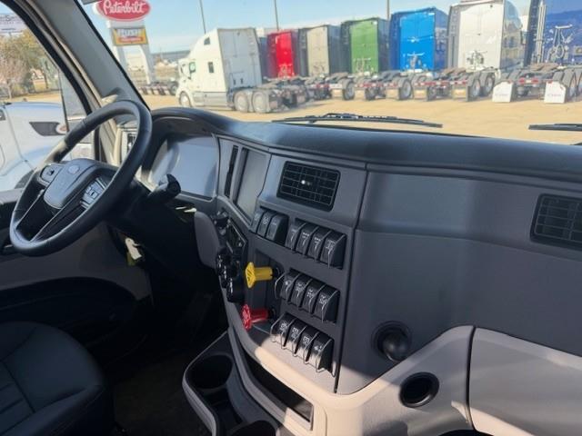 2027 Peterbilt 567 - image 37