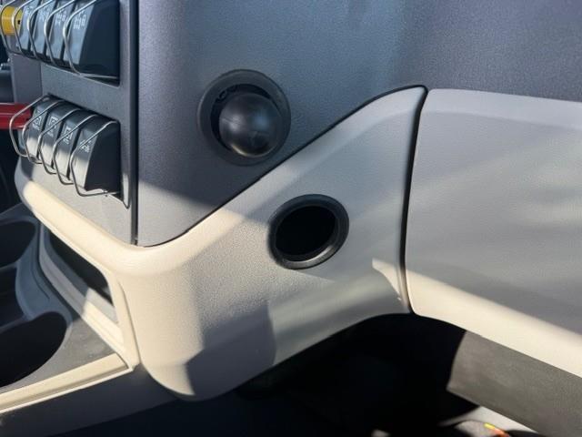 2027 Peterbilt 567 - image 34